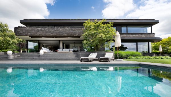 Villa O - Custom Bricks in Linear Format.